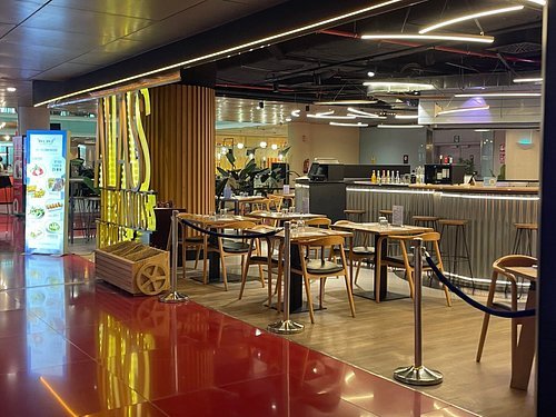 Acceso a restaurantes en aeropuertos: la alternativa real a las salas VIP que pocos entienden
